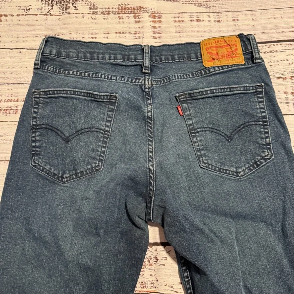 Levis description great